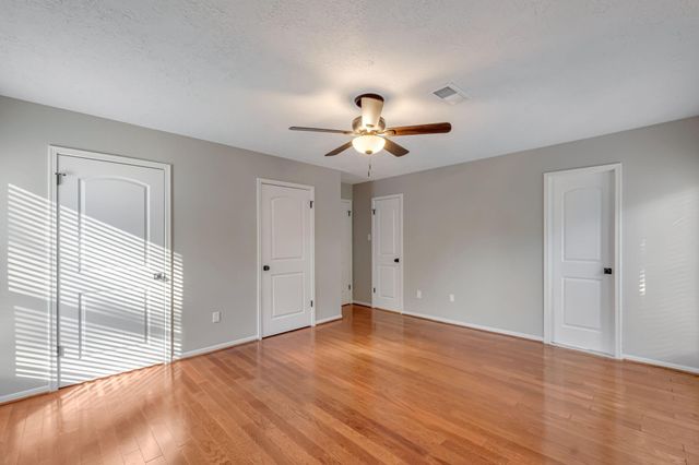 3806 Millbridge Drive, Houston, TX 77059