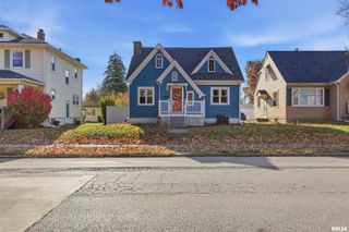 1021 E CENTRAL PARK Avenue, Davenport, IA 52803