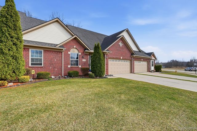 20789 Hummingbird Drive, Brownstown Charter Township, MI 48174