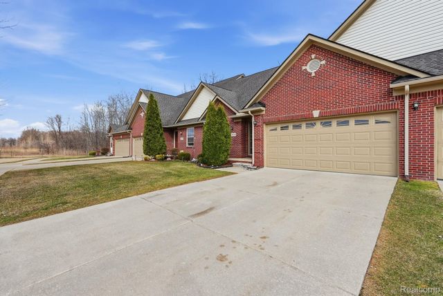 20789 Hummingbird Drive, Brownstown Charter Township, MI 48174