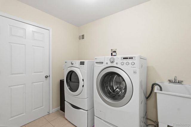 20789 Hummingbird Drive, Brownstown Charter Township, MI 48174