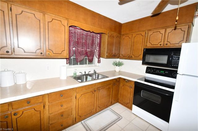 219 Atkins Lane, Mount Airy, NC 27030
