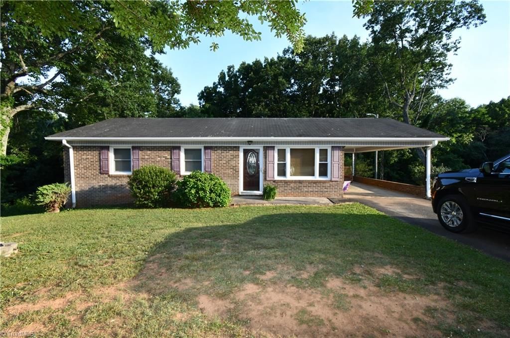 219 Atkins Lane, Mount Airy, NC 27030