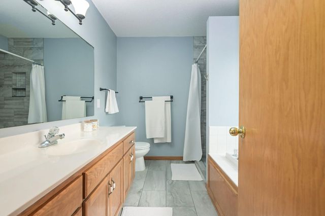 2027 Chester Street, Shakopee, MN 55379