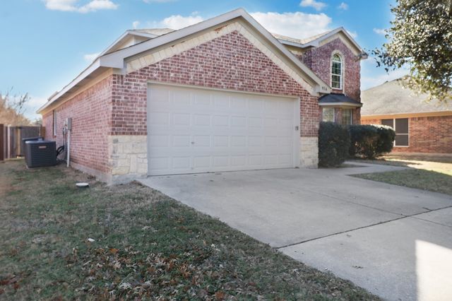 916 Sherry Lane, Saginaw, TX 76179