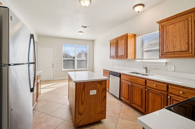 916 Sherry Lane, Saginaw, TX 76179