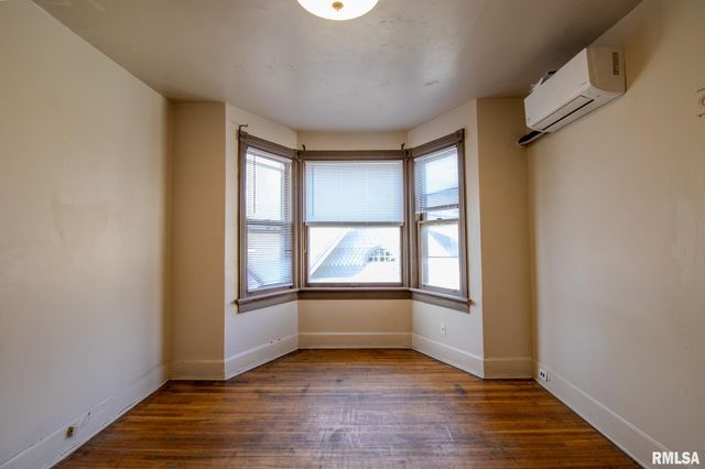 356 CAPITOL Street, Pekin, IL 61554