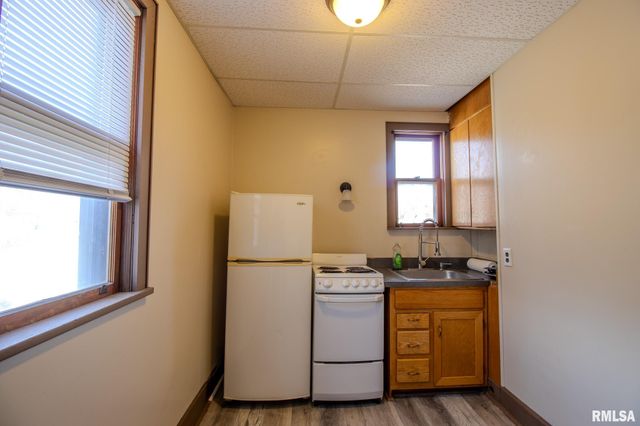 356 CAPITOL Street, Pekin, IL 61554