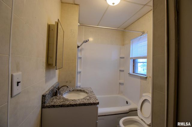 356 CAPITOL Street, Pekin, IL 61554