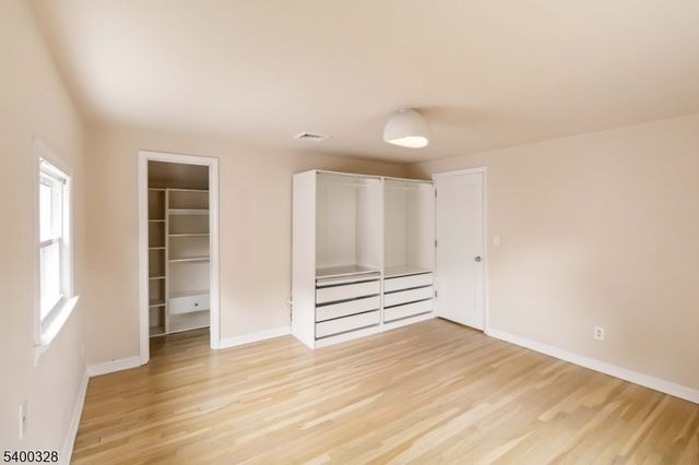 31 Sherman Ave, Hawthorne Boro, NJ 07506