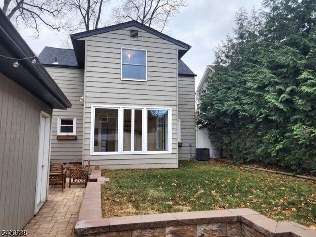 31 Sherman Ave, Hawthorne Boro, NJ 07506