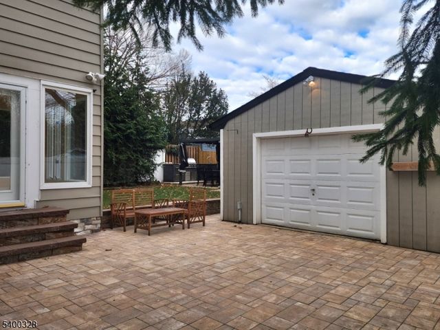 31 Sherman Ave, Hawthorne Boro, NJ 07506