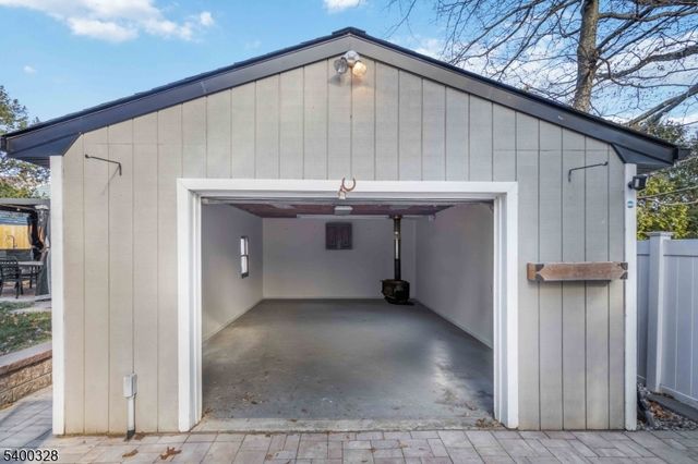 31 Sherman Ave, Hawthorne Boro, NJ 07506