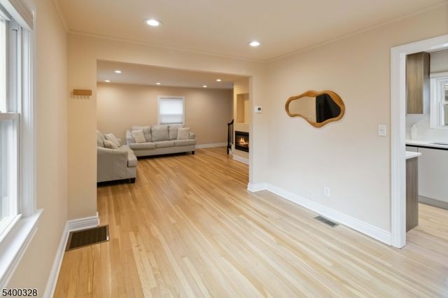 31 Sherman Ave, Hawthorne Boro, NJ 07506