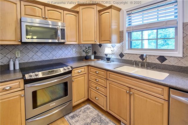 80 Rockcrest Drive, South Charleston, WV 25309