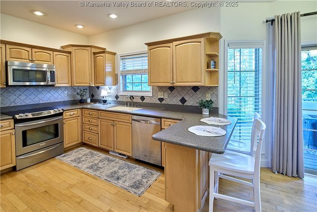 80 Rockcrest Drive, South Charleston, WV 25309