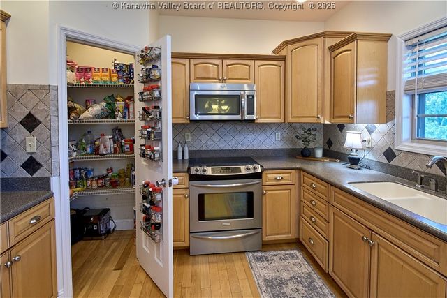 80 Rockcrest Drive, South Charleston, WV 25309