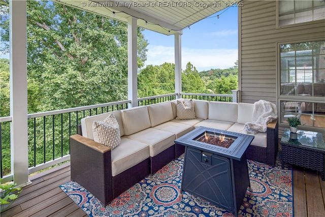 80 Rockcrest Drive, South Charleston, WV 25309