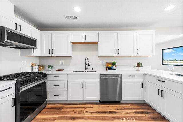 41331 20th Street W, Palmdale, CA 93551