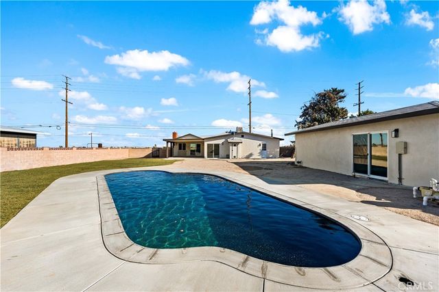 41331 20th Street W, Palmdale, CA 93551