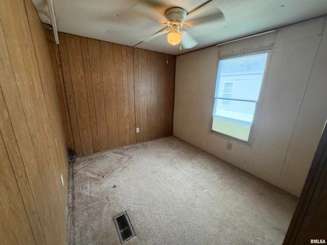 507 Wortby Street, Odin, IL 62870