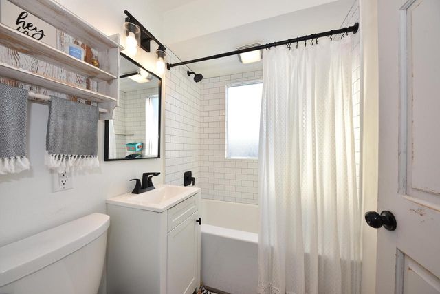 135 S 81st STREET, Milwaukee, WI 53214