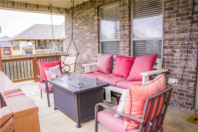 1415 Gooseneck Lane, Cave Springs, AR 72718