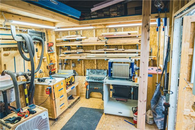 1415 Gooseneck Lane, Cave Springs, AR 72718