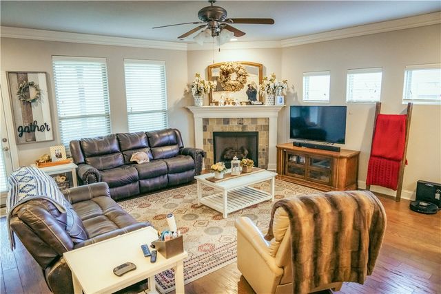 1415 Gooseneck Lane, Cave Springs, AR 72718