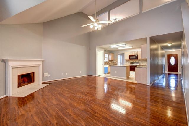 2114 Whirlaway Drive, Stafford, TX 77477