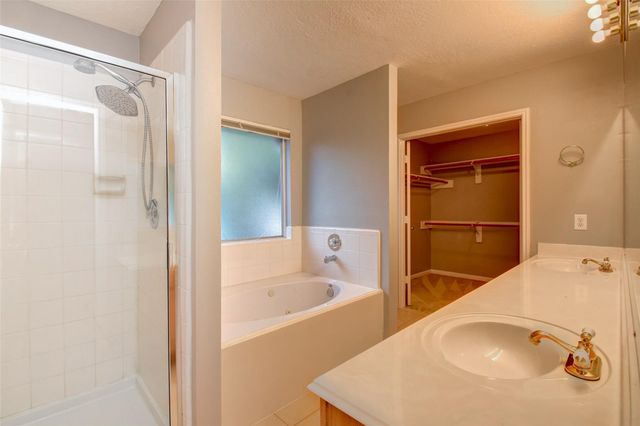2114 Whirlaway Drive, Stafford, TX 77477