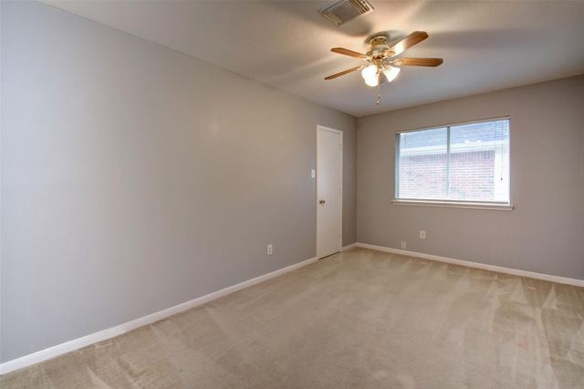 2114 Whirlaway Drive, Stafford, TX 77477