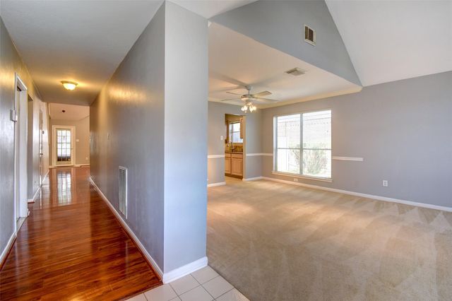 2114 Whirlaway Drive, Stafford, TX 77477