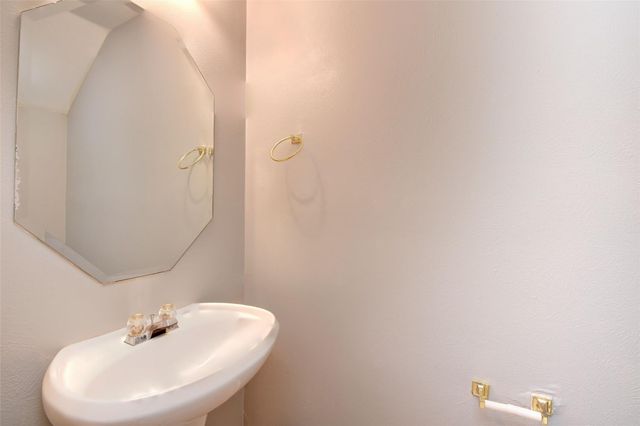 2114 Whirlaway Drive, Stafford, TX 77477