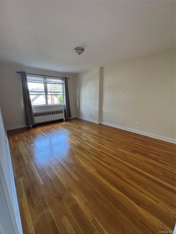 6131 185th Street 2FL, Fresh Meadows, NY 11365