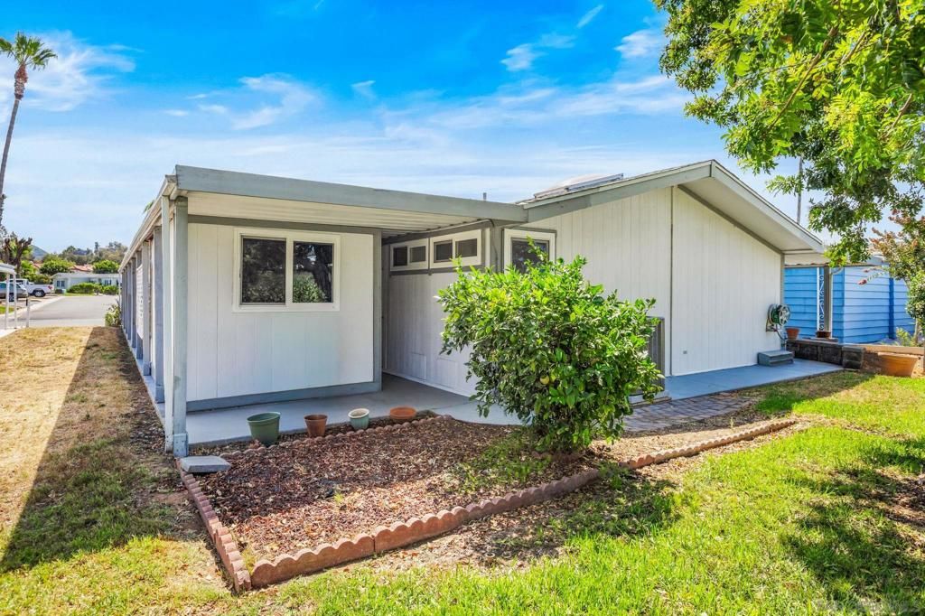 Image 2 of property listing at 2250 N Broadway 42, Escondido, CA 92026