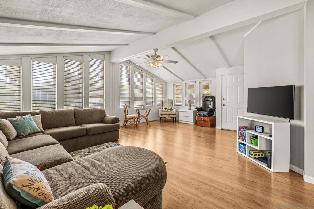 Image 4 of property listing at 2250 N Broadway 42, Escondido, CA 92026