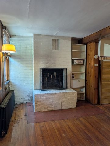 127 Bay State Road B, Boston, MA 02215