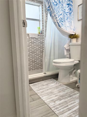 2950 W Sunrise Lks Dr 106, Sunrise, FL 33322