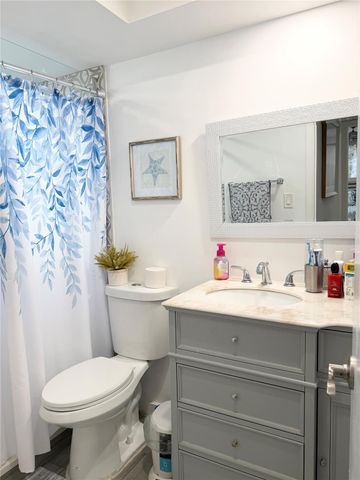 2950 W Sunrise Lks Dr 106, Sunrise, FL 33322