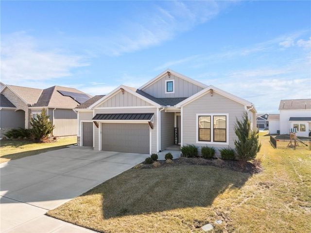 1521 SW Arbormill Terrace, Lee's Summit, MO 64082