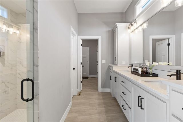 1521 SW Arbormill Terrace, Lee's Summit, MO 64082