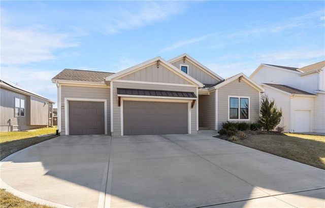 1521 SW Arbormill Terrace, Lee's Summit, MO 64082