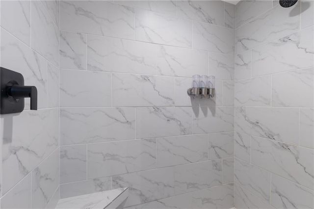 1521 SW Arbormill Terrace, Lee's Summit, MO 64082