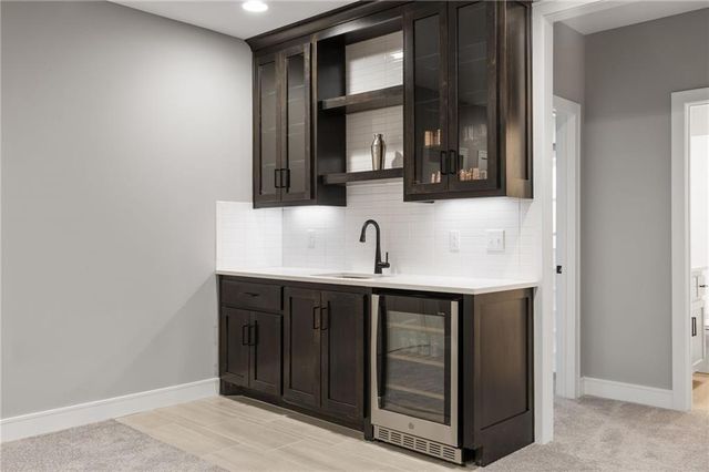 1521 SW Arbormill Terrace, Lee's Summit, MO 64082