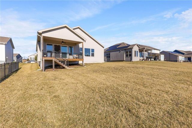 1521 SW Arbormill Terrace, Lee's Summit, MO 64082