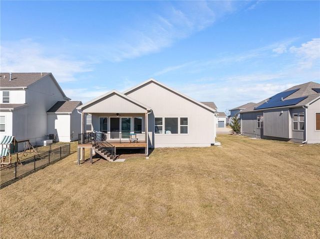 1521 SW Arbormill Terrace, Lee's Summit, MO 64082