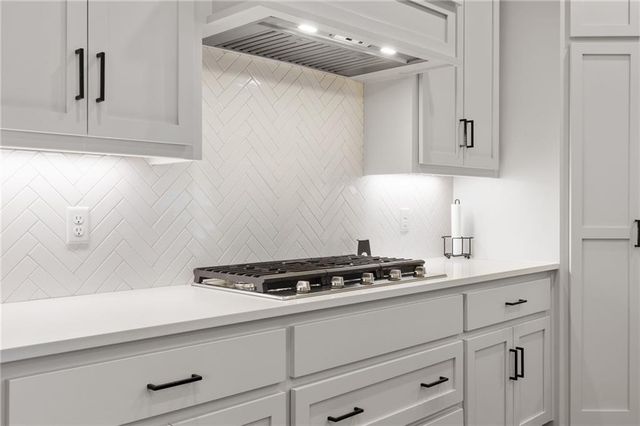 1521 SW Arbormill Terrace, Lee's Summit, MO 64082