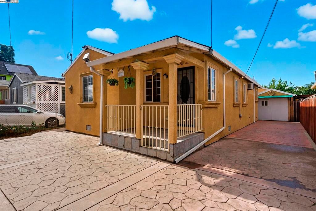 10507 Russet St, Oakland, CA 94603