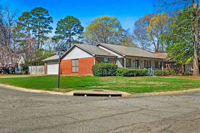 6 High Timber Drive, Maumelle, AR 72113